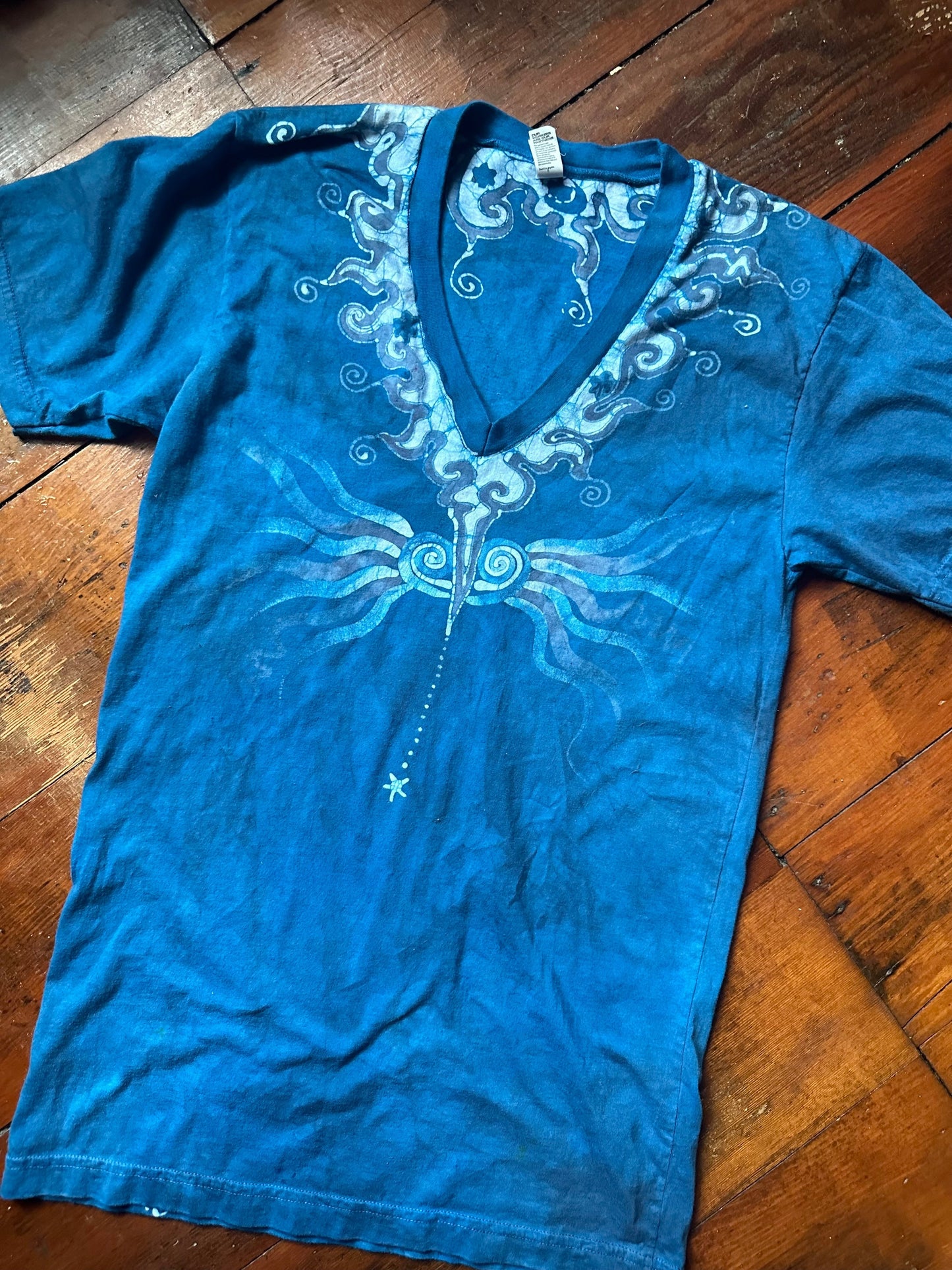 Blue Angel Batik Vneck Tshirt - Unisex Small Tshirts batikwalla