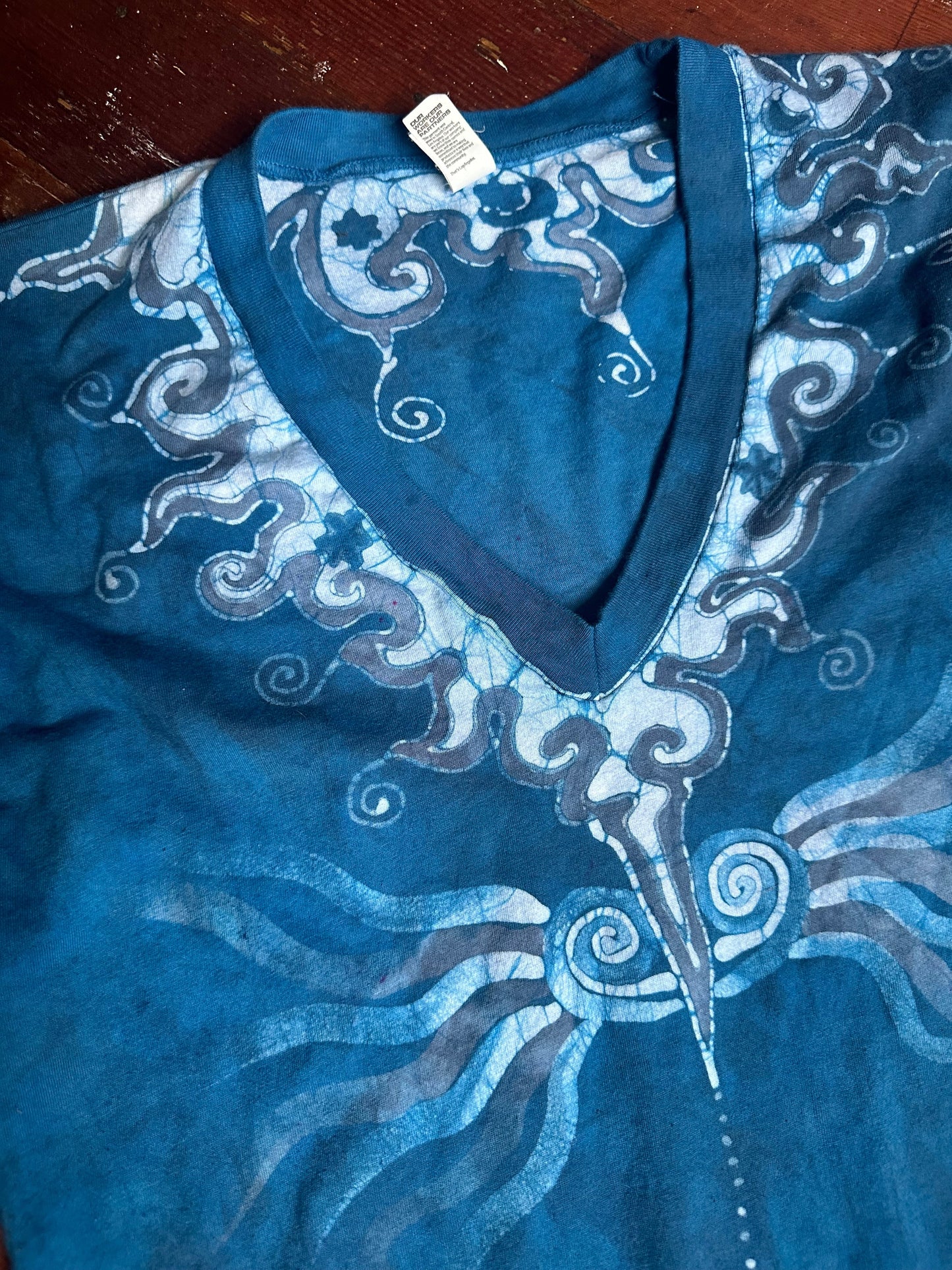 Blue Angel Batik Vneck Tshirt - Unisex Small Tshirts batikwalla