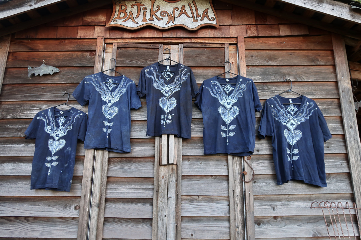 Kite Over Diamond Lake in Teal - Hand Crafted Batik Vneck Tee Batikwalla by Victoria