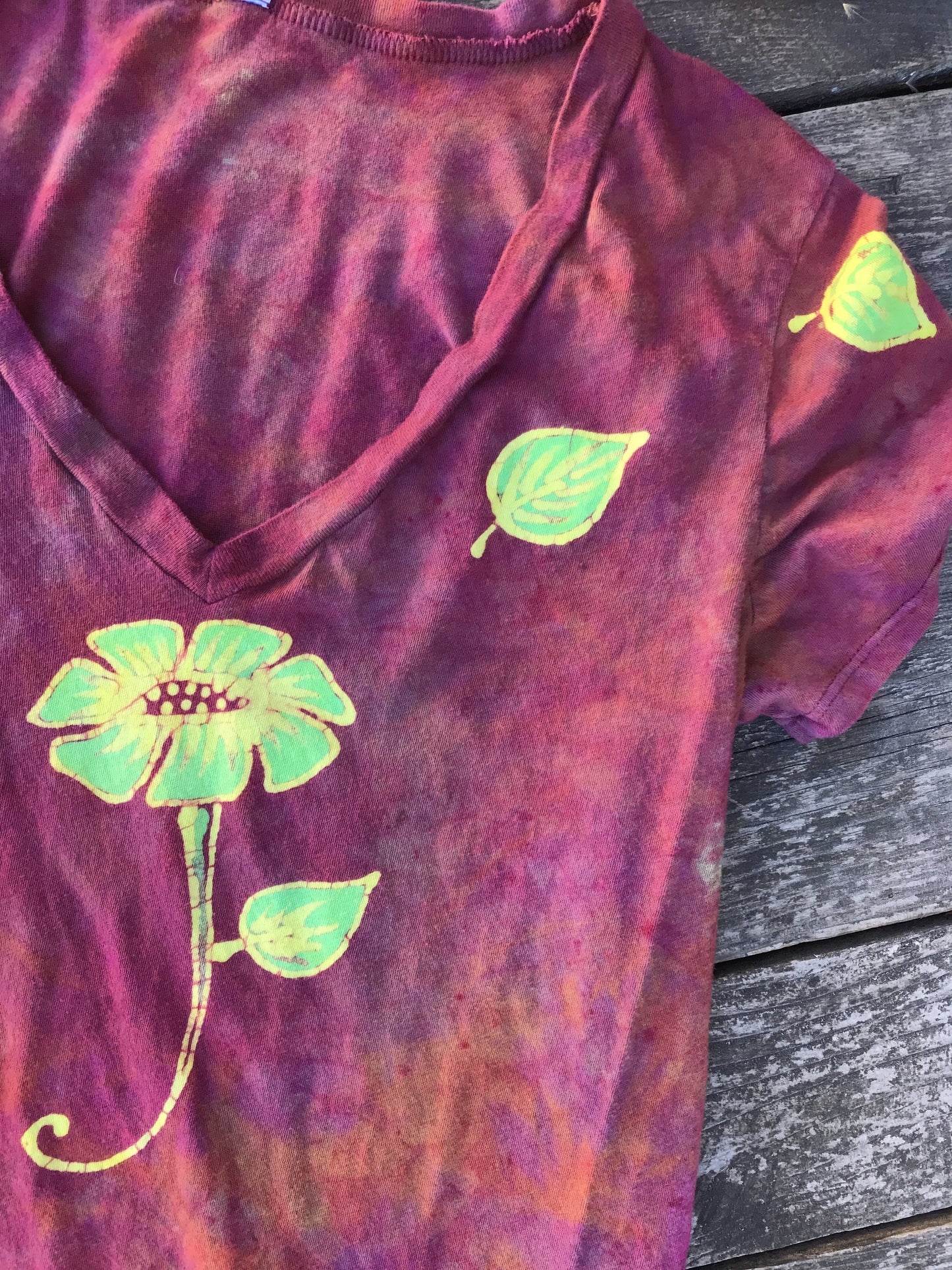 Flower On The Mountain Batik Short Sleeve Vneck Tee