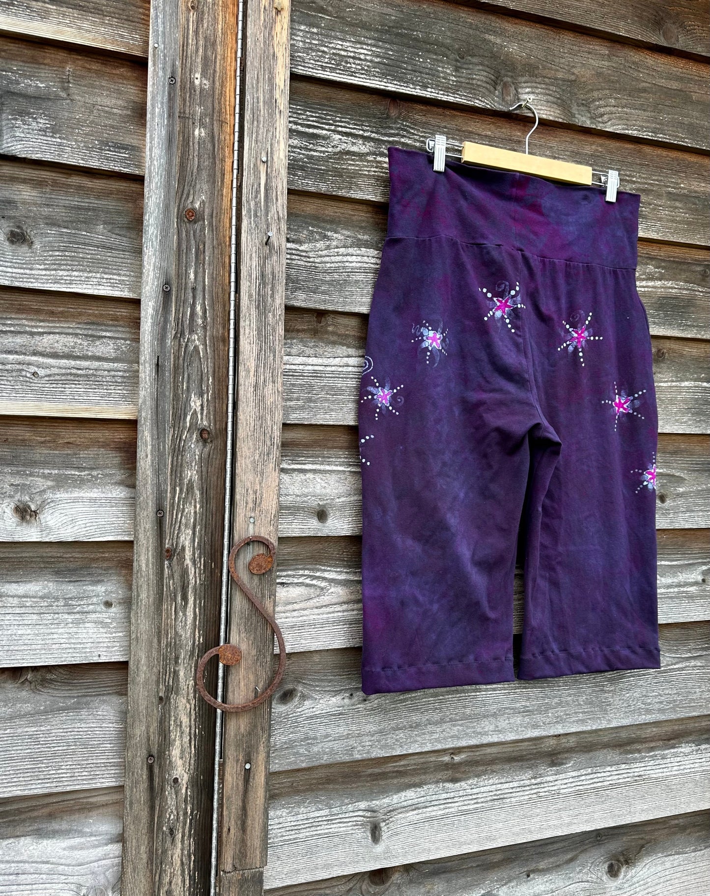 Magenta Stars Stretchy CAPRI Pants Size 2X Plus Size batikwalla