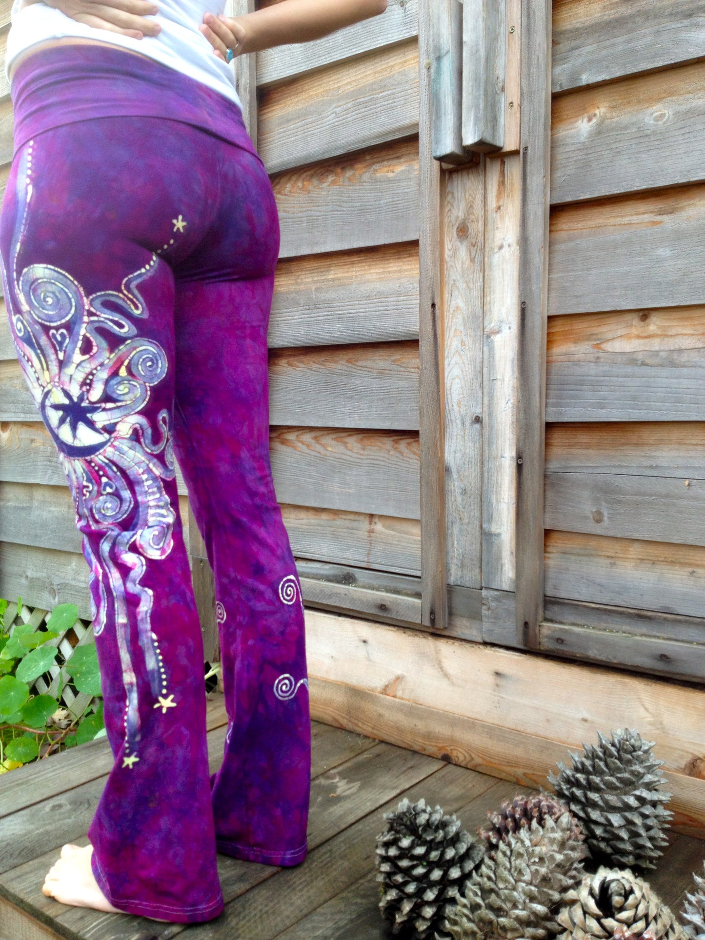 Berry Contrary Batik Yoga Pants - Batikwalla
- 5