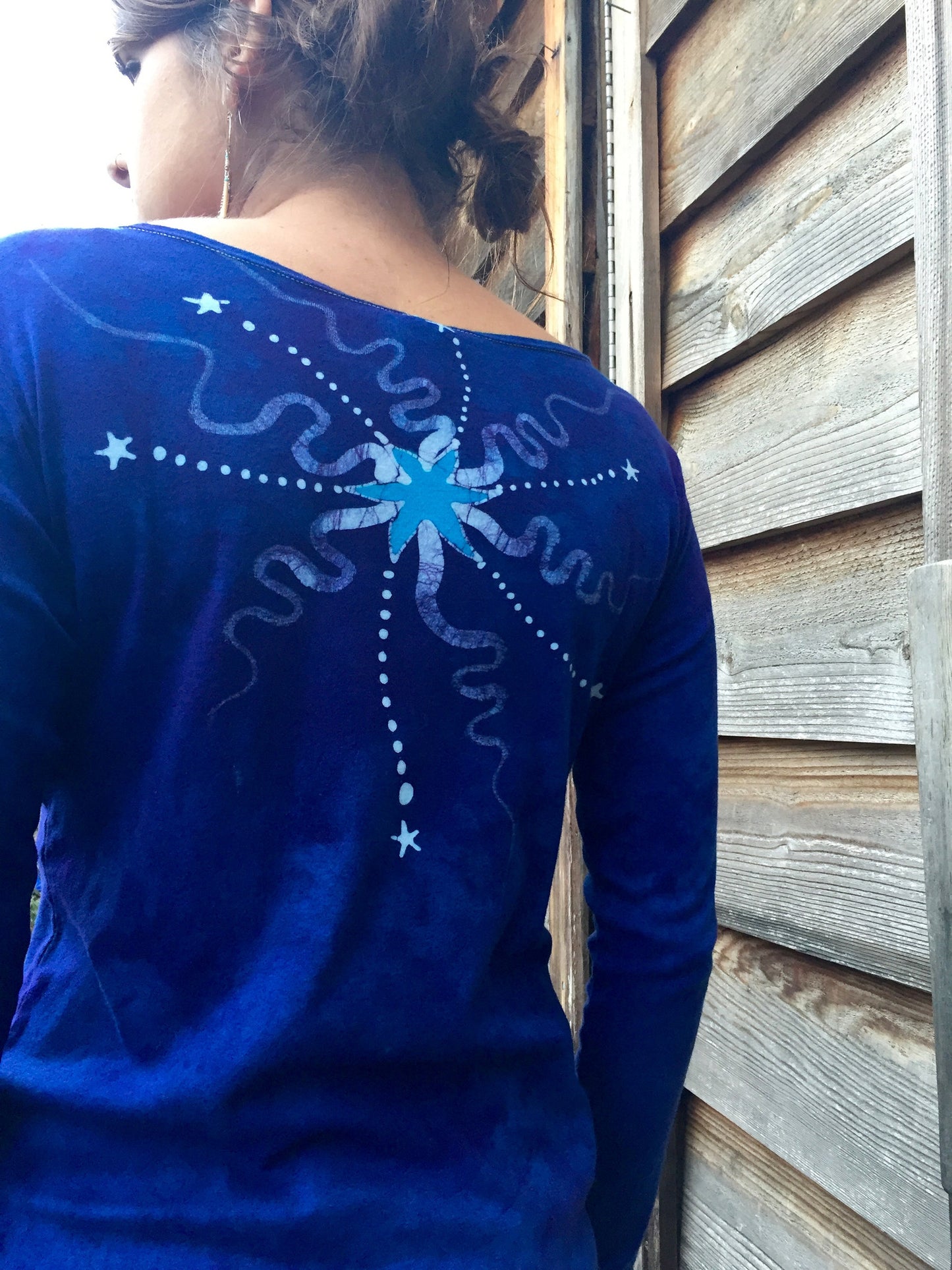 Brilliant Blue Center Star Long Sleeve Batik Top - Batikwalla
- 4