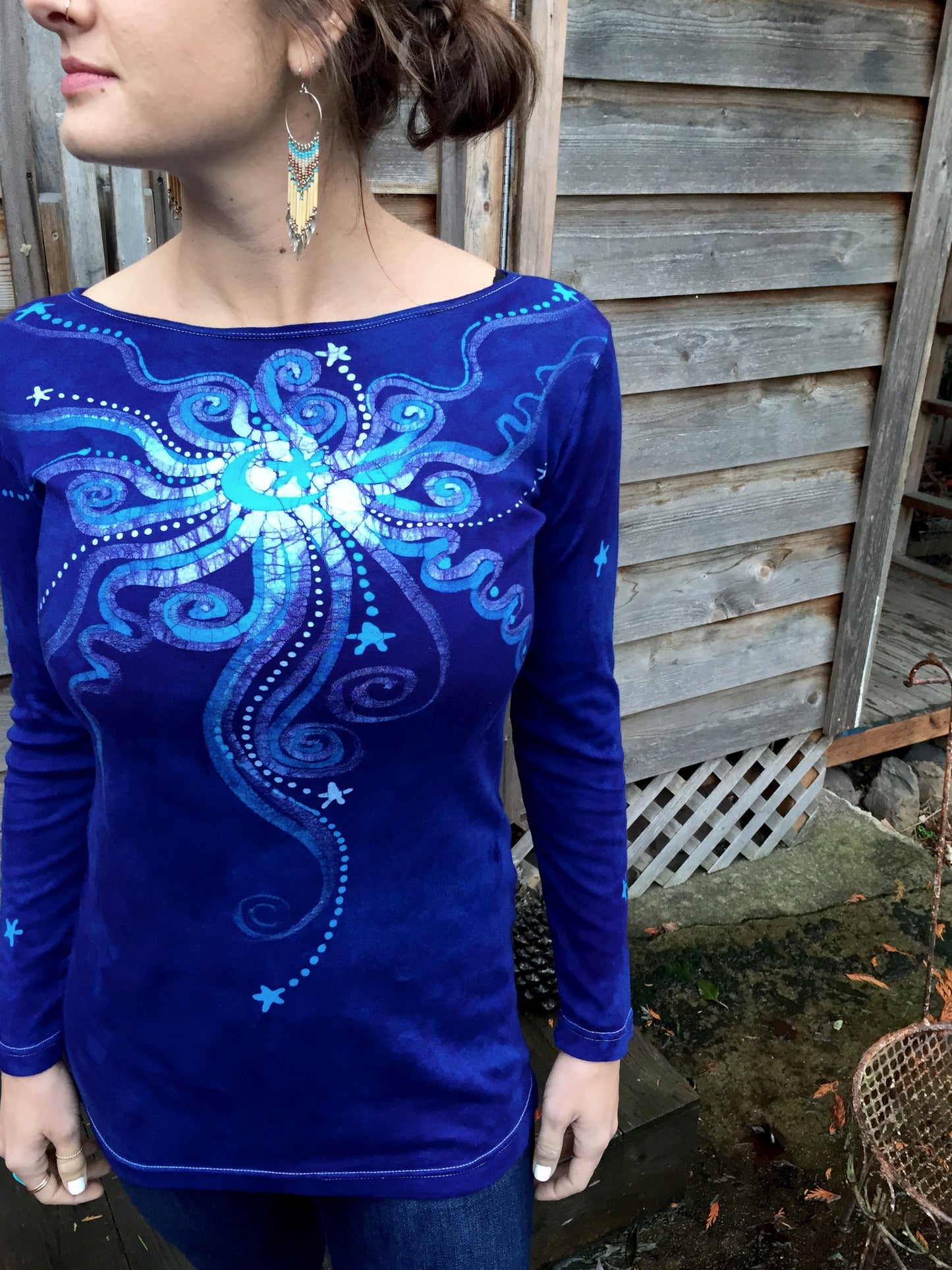 Brilliant Blue Center Star Long Sleeve Batik Top - Batikwalla
- 2