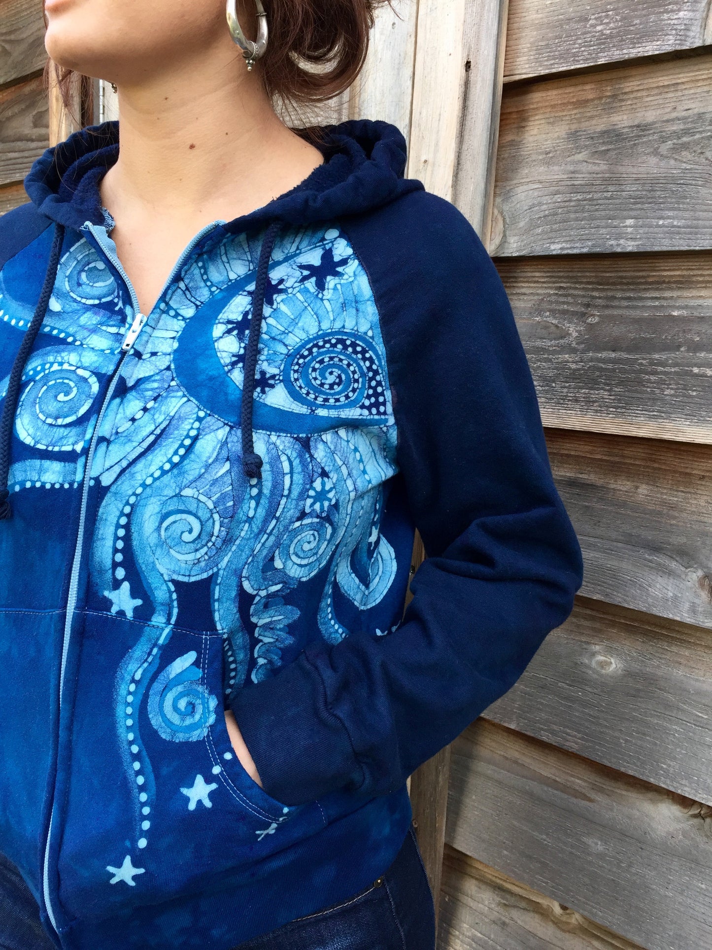 Bright Blue Om Star Handmade Batik Hoodie - Batikwalla
- 1