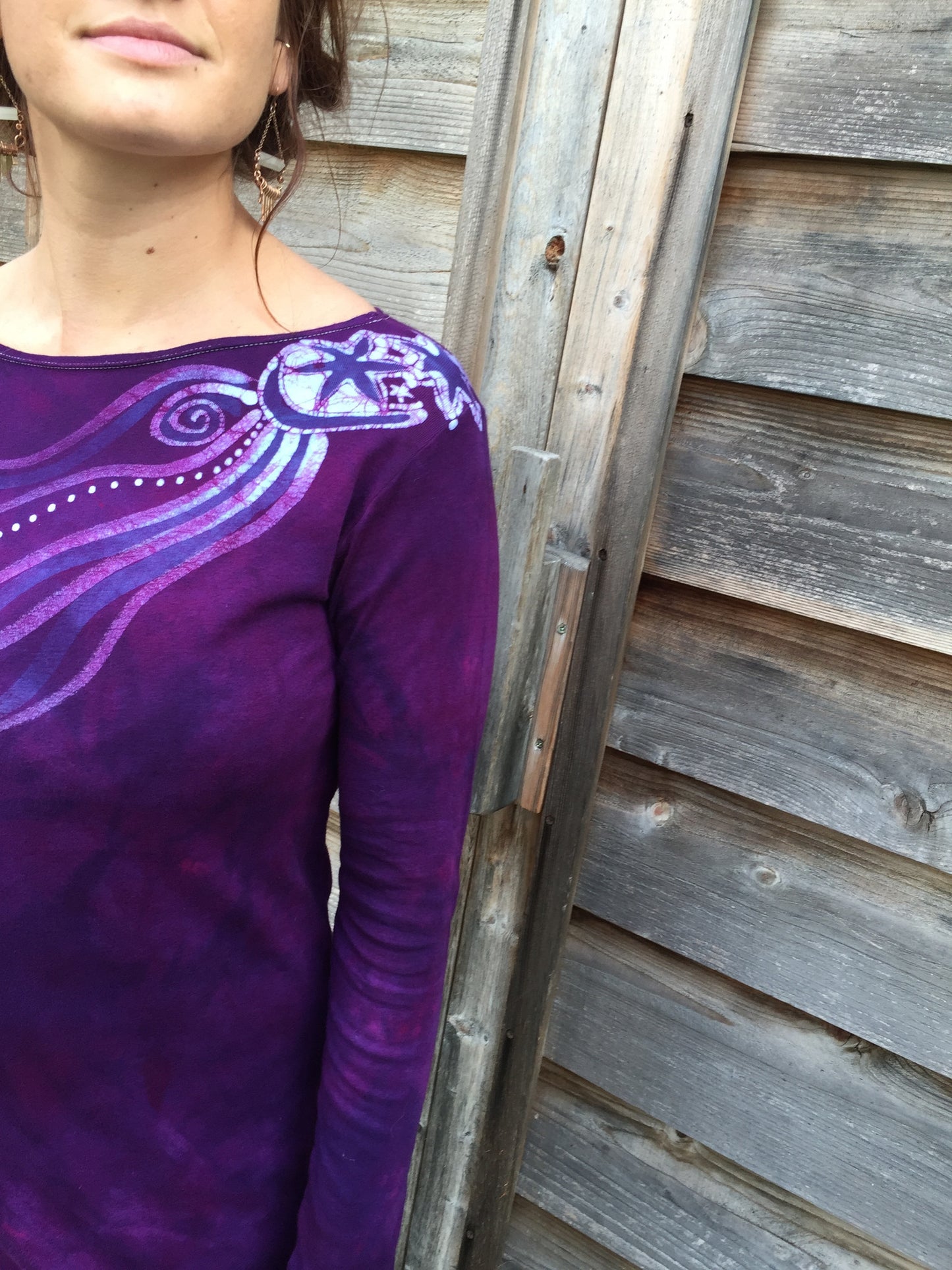 Deep Purple Stars Upon Your Shoulders Long Sleeve Batik Top - Size Small - Batikwalla
- 1