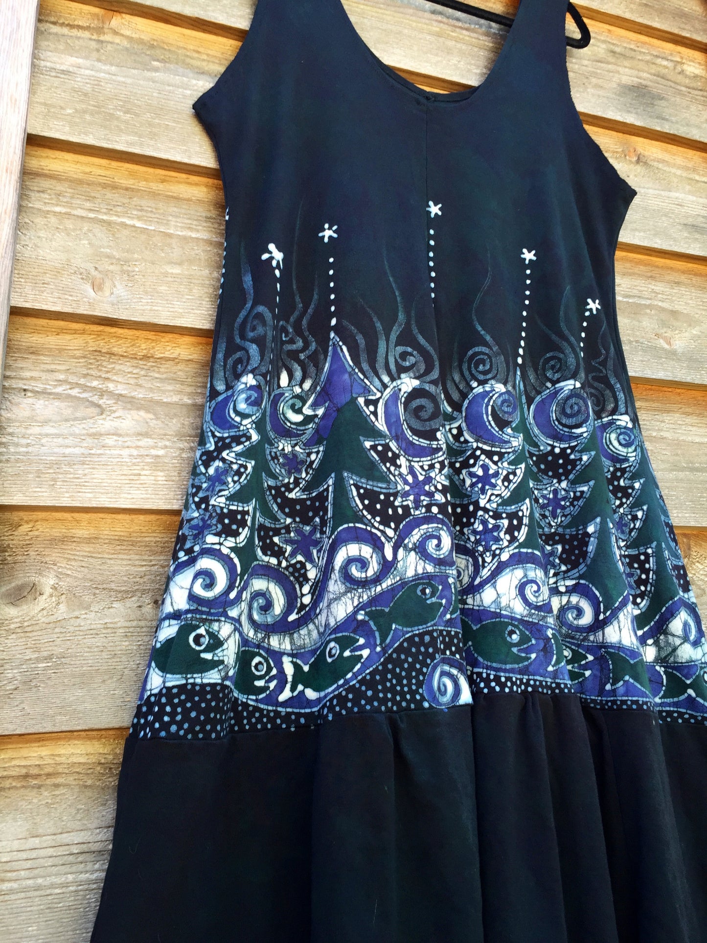 Forest River Fishies Batik Dress in Organic Cotton - Size Large - Batikwalla
- 8