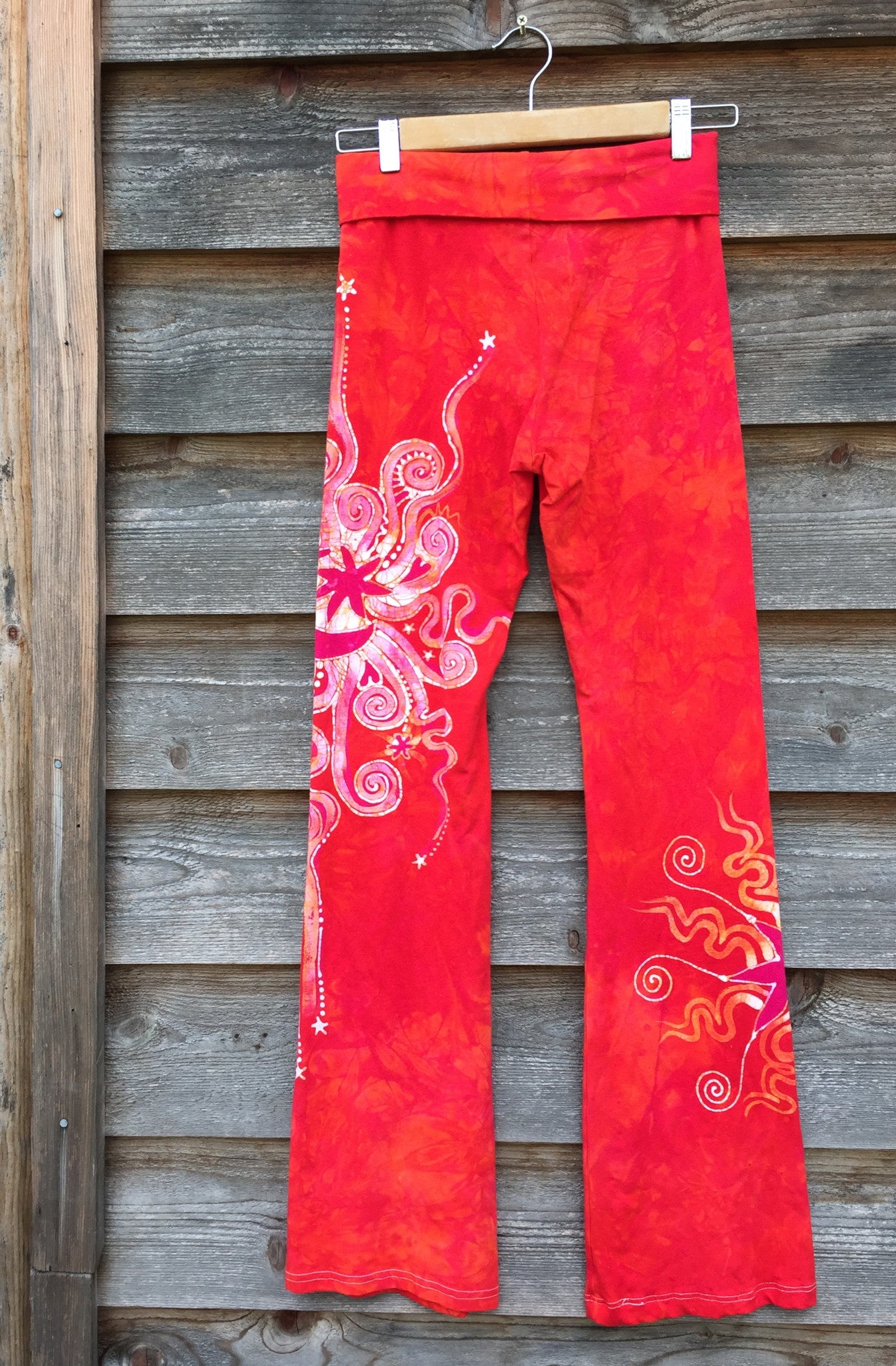 Brilliant Orange Batik Yoga Pants - Size Medium - Batikwalla
- 10