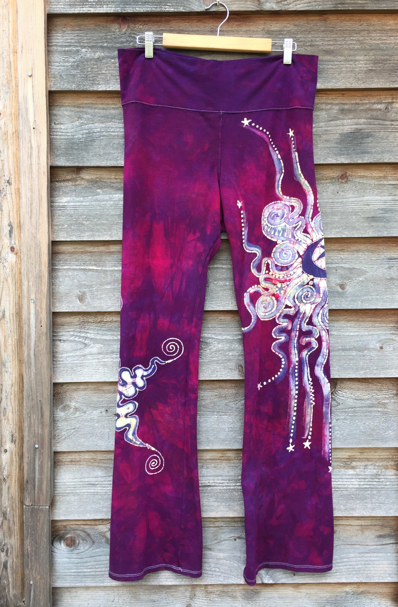 Berry Contrary Handmade Batik Yoga Pants - Size 2X - Batikwalla
- 2
