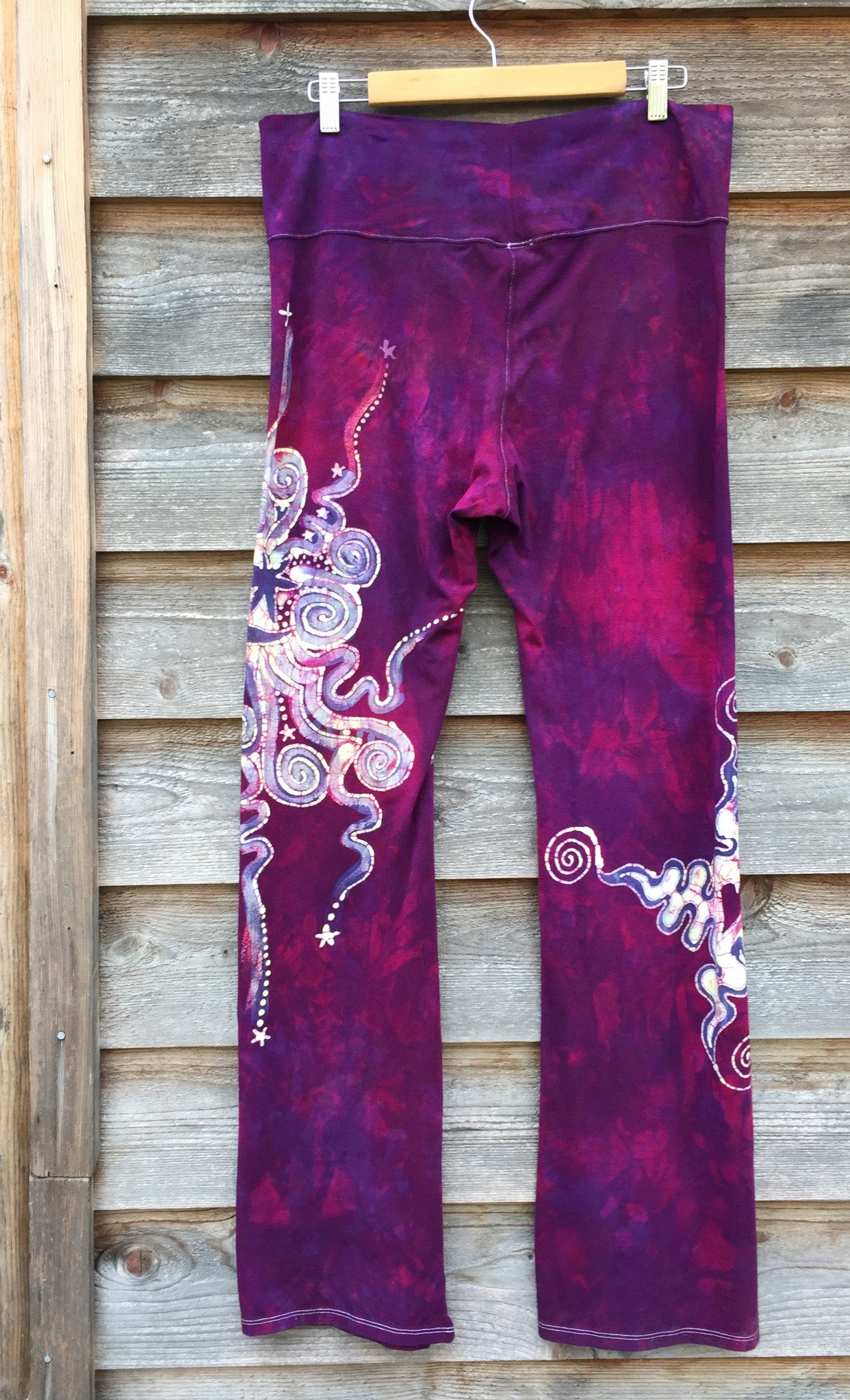 Berry Contrary Handmade Batik Yoga Pants - Size 2X - Batikwalla
- 3