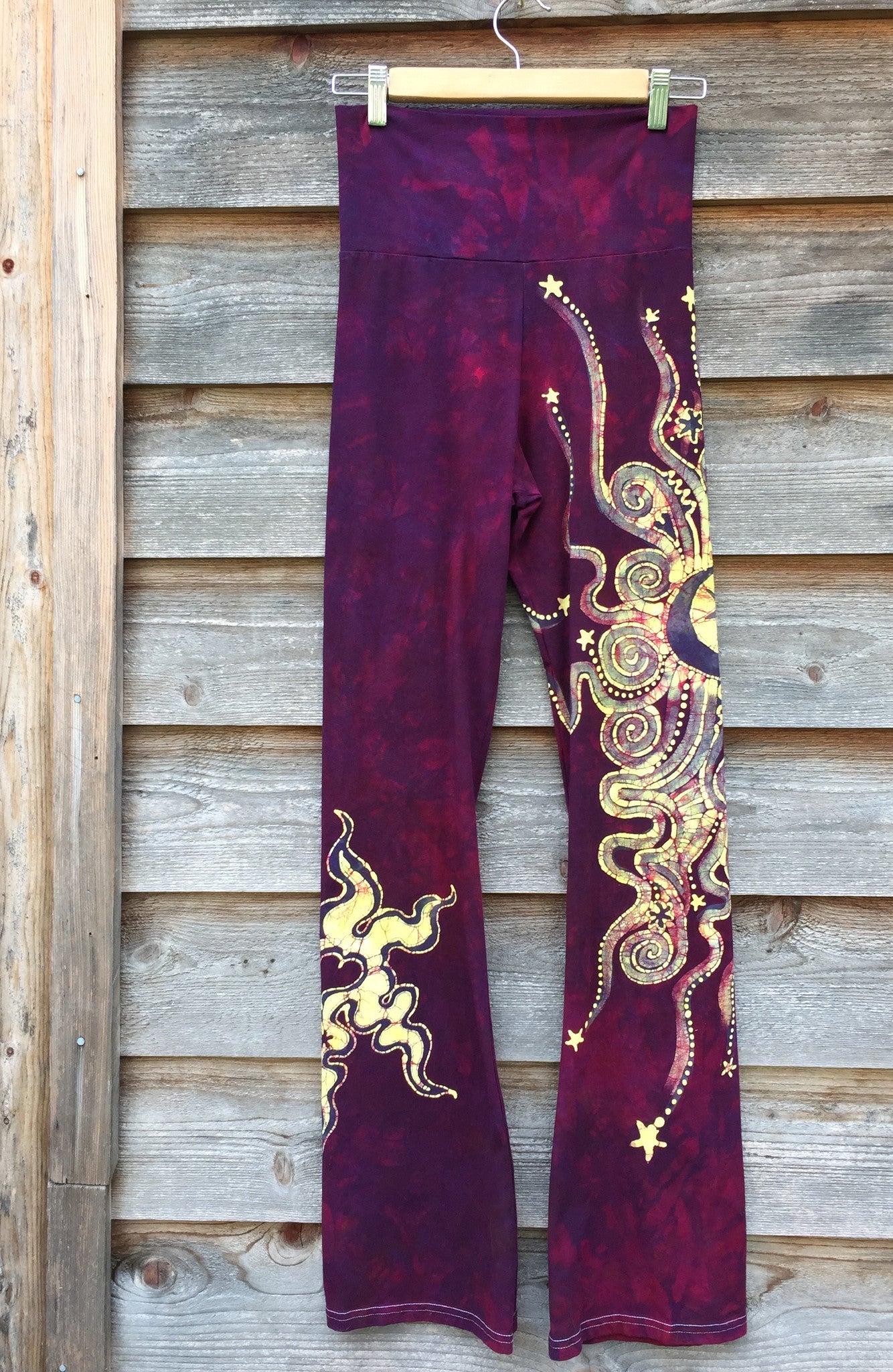 Berry Contrary Handmade Batik Yoga Pants - Batikwalla
- 1
