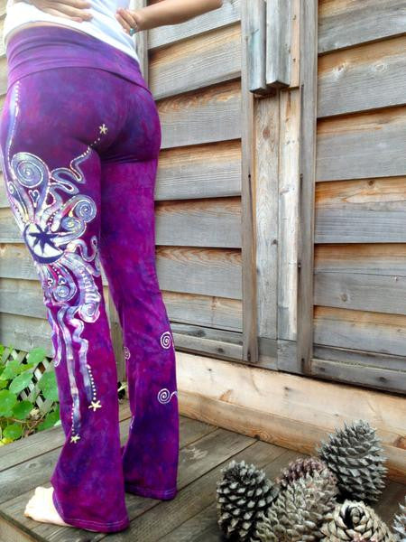 Berry Contrary Handmade Batik Yoga Pants - Size 2X - Batikwalla
- 4