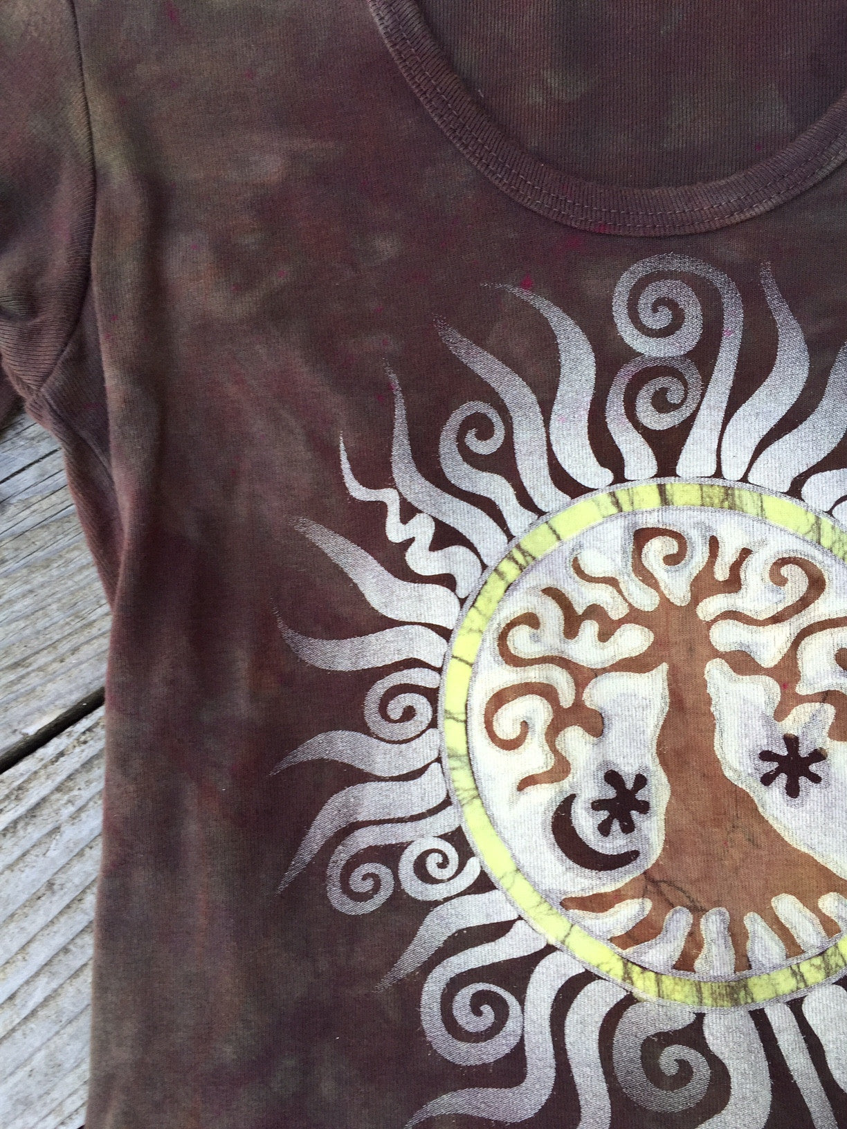 Deep Earth Tree of Life Sun Yoga Tee - Batik Print - Size Medium - Batikwalla
- 1