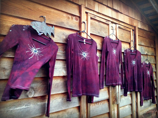 Dark Rust Center Star Handmade Long Sleeve Batik Vneck - Small - Batikwalla
- 3