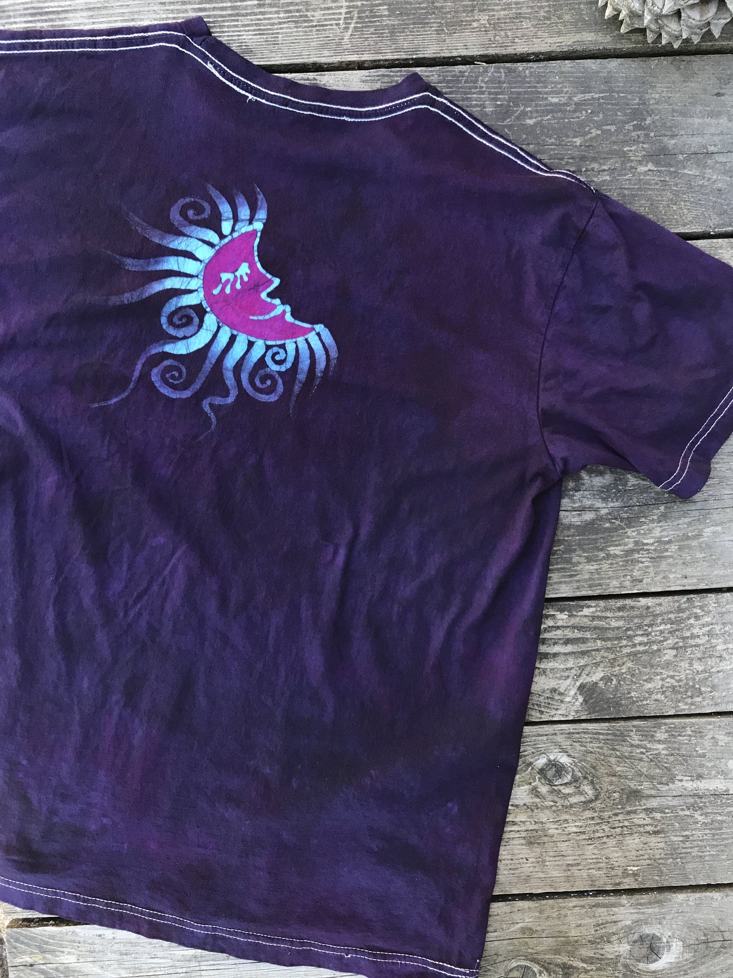 Sagacious Sun Soothes The Blues - Batikwalla Tshirt - Size Large