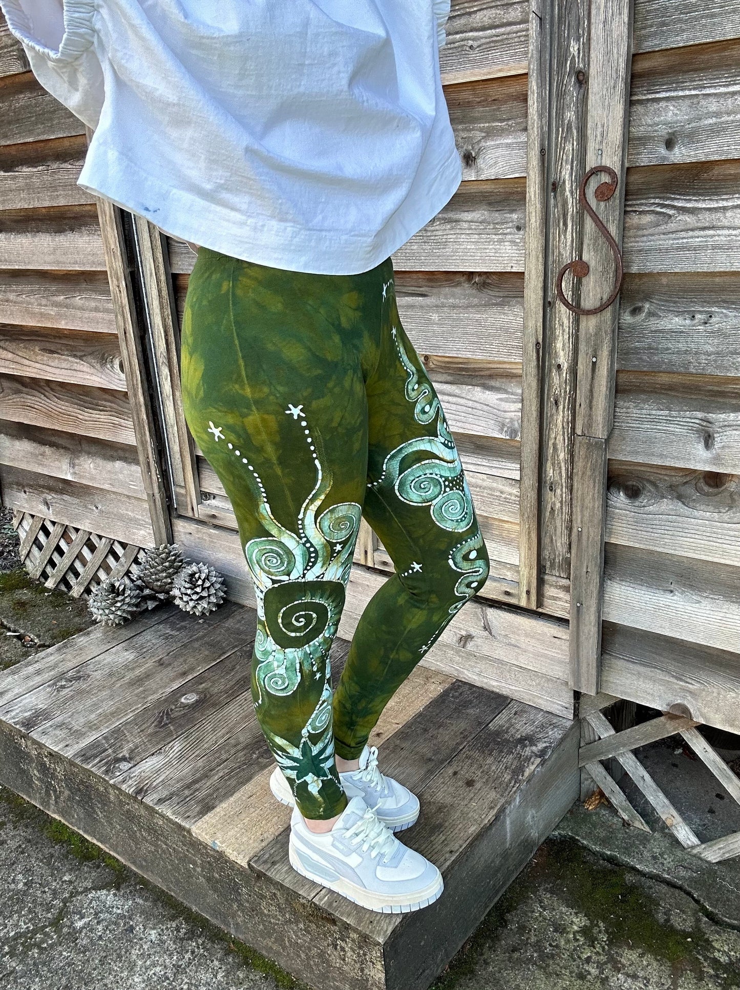 Dancing Green Batik Leggings leggings batikwalla