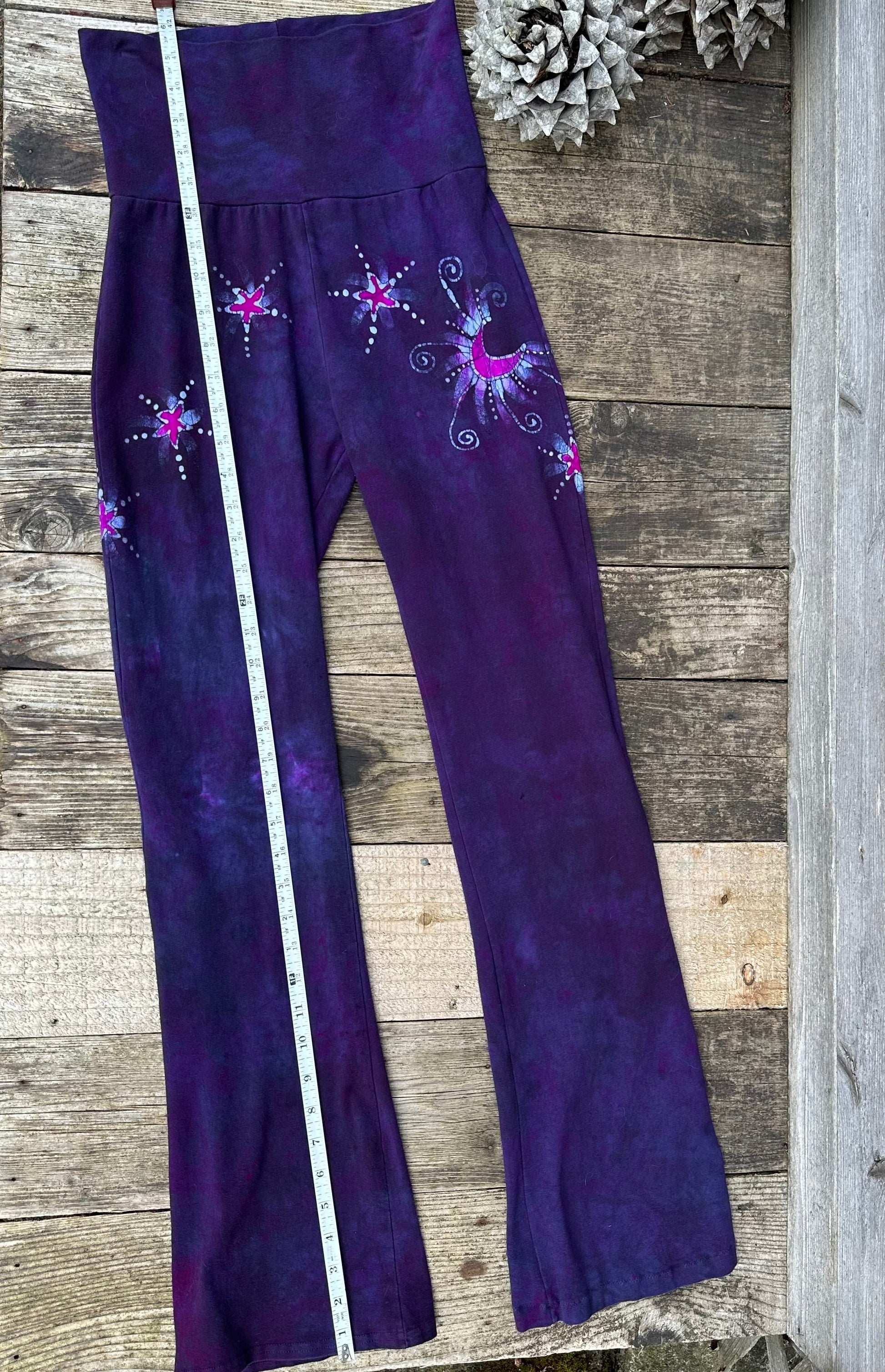 Purple Passion Moonflower Stars Stretchy Yoga Pants Size Small Long Yoga Pants batikwalla