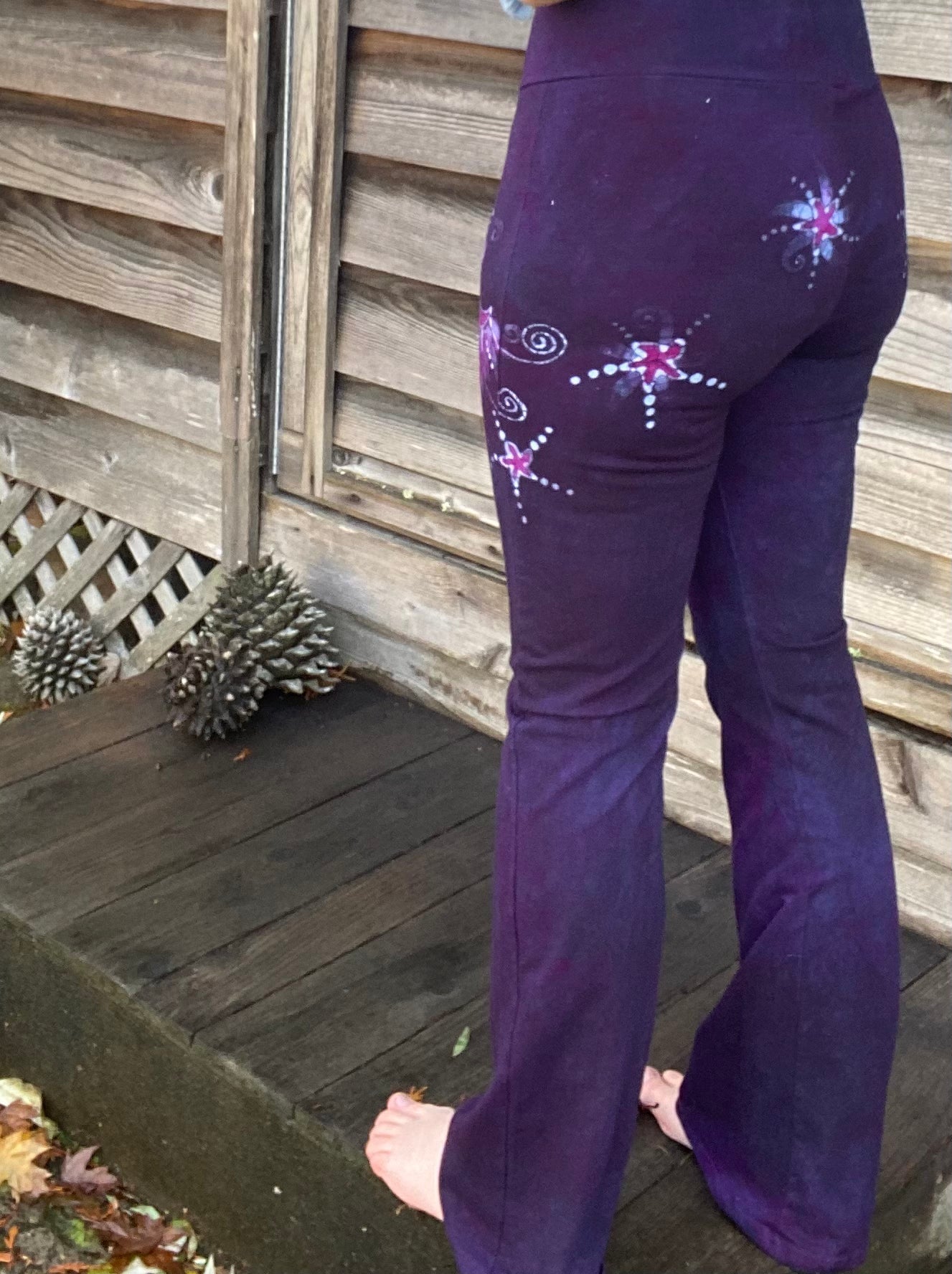 Purple Passion Moonflower Stars Stretchy Yoga Pants - Size Small batikwalla Small