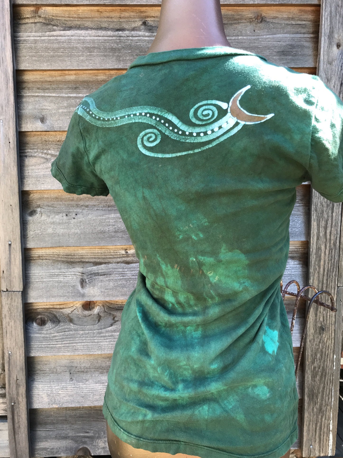 Tree In The Sun Batik Short Sleeve Vneck