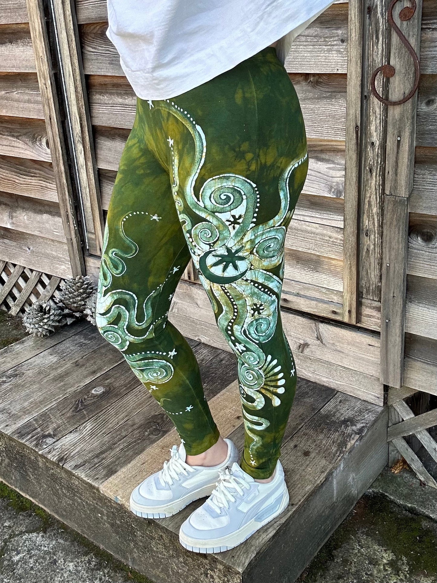 Dancing Green Batik Leggings Old School leggings batikwalla