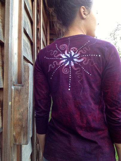 Magenta Moon Star Handmade Batik Vneck Top - Size Small - Batikwalla
- 3
