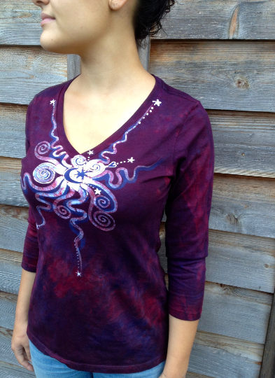 Magenta Moon Star Handmade Batik Vneck Top - Size Small - Batikwalla
- 2