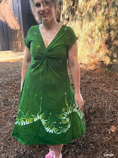 Green Meadows Twist Front Tee Dress – Handmade Batik Artist Dress Batikwalla by Victoria Large 