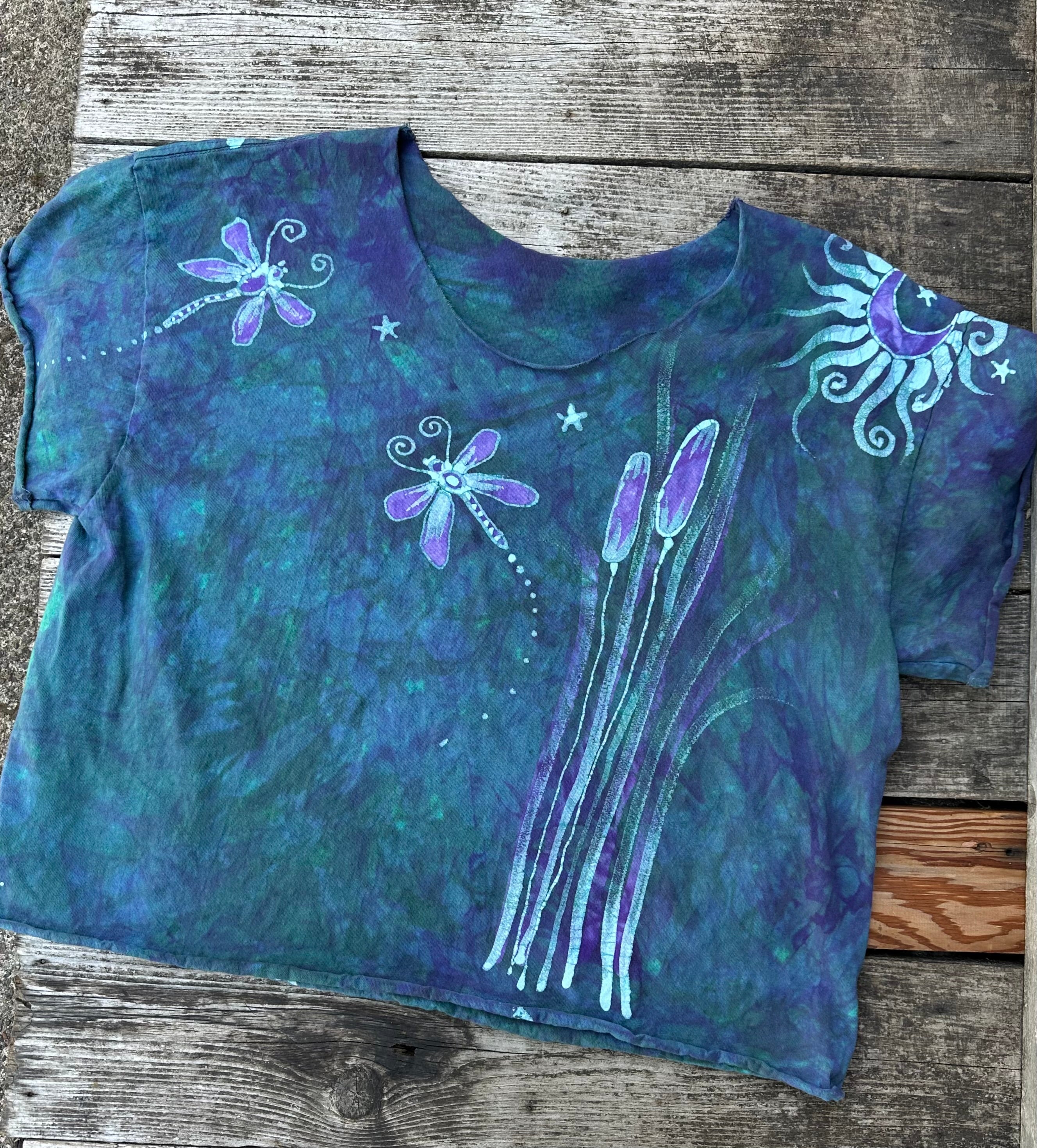 Dragonfly and Cattails Batik Cotton Cropped Tee – Batikwalla by