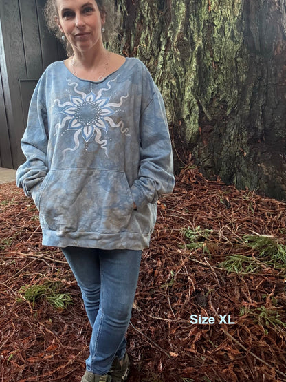 Prairie Sun Batik Mandala Puffy Crewneck Sweatshirt – Hand-Painted With Stars and Leaf Design Batikwalla by Victoria XL 