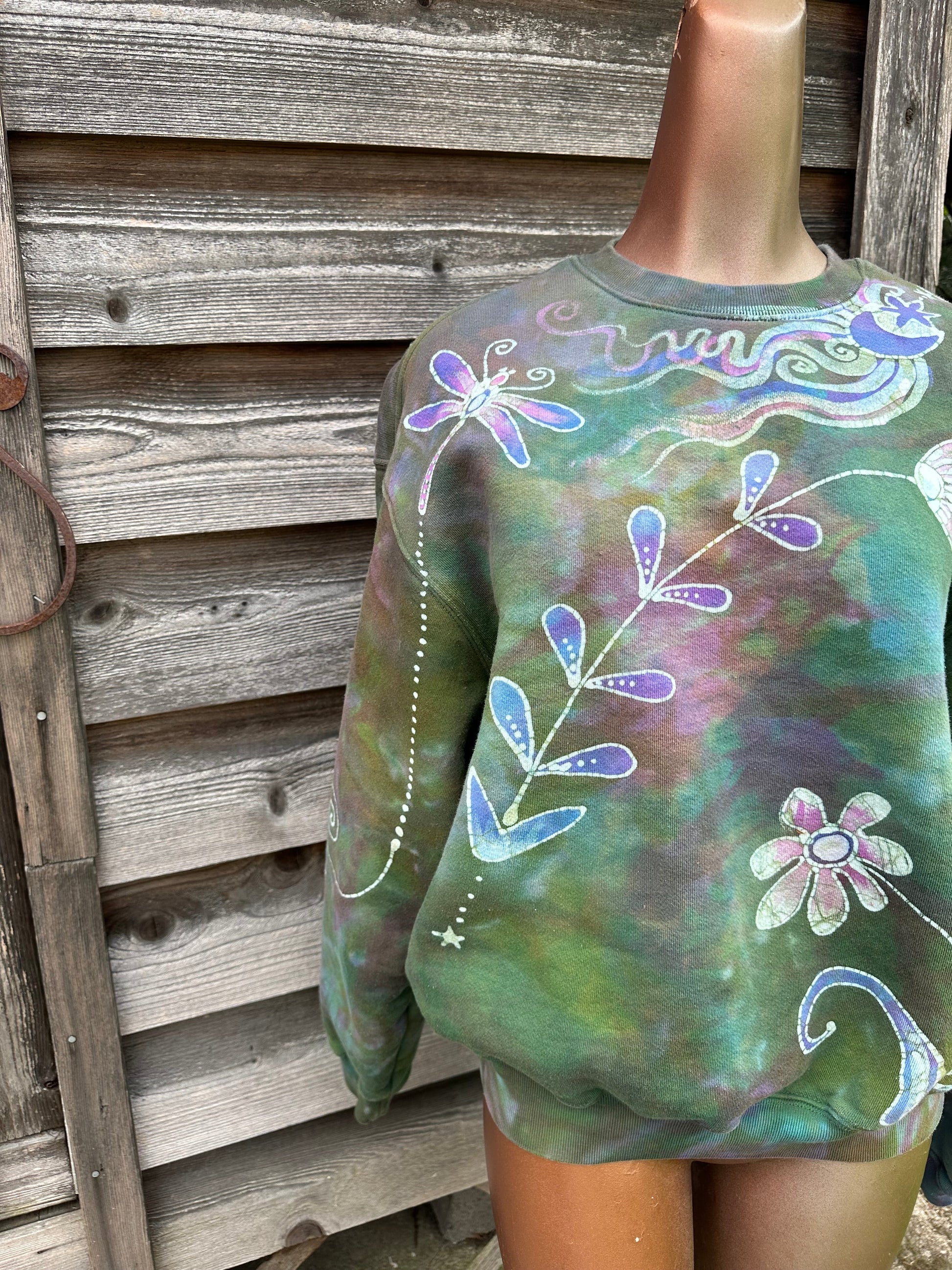 Dragonfly Garden Puffy Crew Neck Sweatshirt ONE SIZE Tops Batikwalla by Victoria 