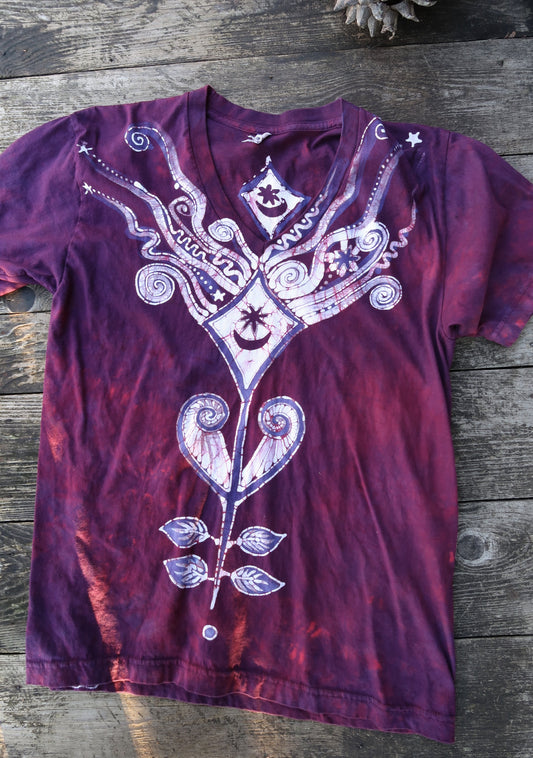 Kite Over Diamond Lake in Burgundy - Hand Crafted Batik Vneck Tee Batikwalla by Victoria 