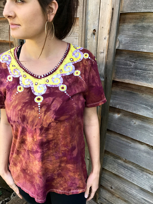 Strawberry Sunrise Handmade Batik Necklace Tee - Plus Size - 1X