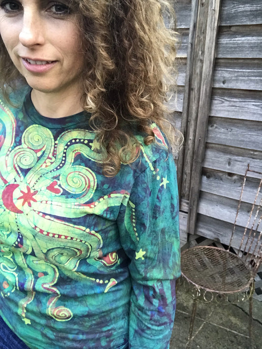 God's Rays In The Garden Long Sleeve Batik Tshirt